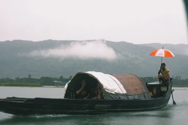 Spring into Sunshine: Morning Showers to Fade for a Breezy Equinox