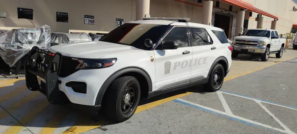 Police say argument outside Miami Gardens home escalated into fatal shooting; arrest records outline sequence of events